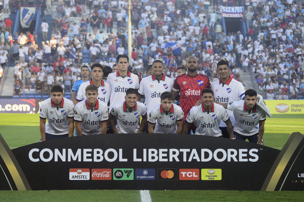 Luis Mejía y Nacional de Uruguay cerca de la Copa Libertadores