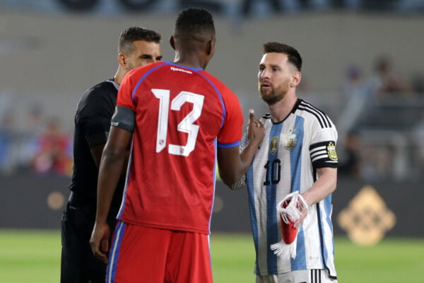 Jiovany Ramos y Lionel Messi