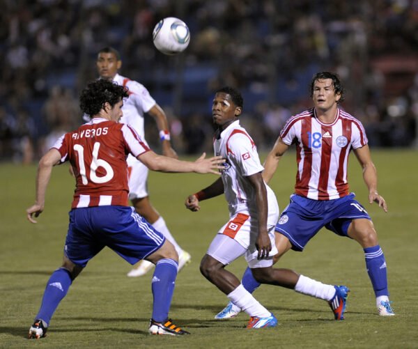 PANAMÁ VENCE A PARAGUAY