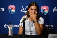 Alex Morgan anuncia su retiro