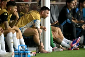 Lionel Messi lesionado en el juego Argentina vs Colombia Final Copa América 2024