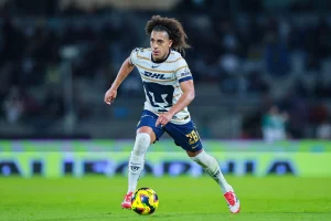 Sergio Ramos vs Adalberto "Coco" Carrasquilla en Liga MX Adalberto Carrasquilla, jugador de Pumas
