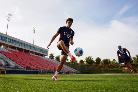 Edward Cedeño, jugador del SD Tarazona, del fútbol español.