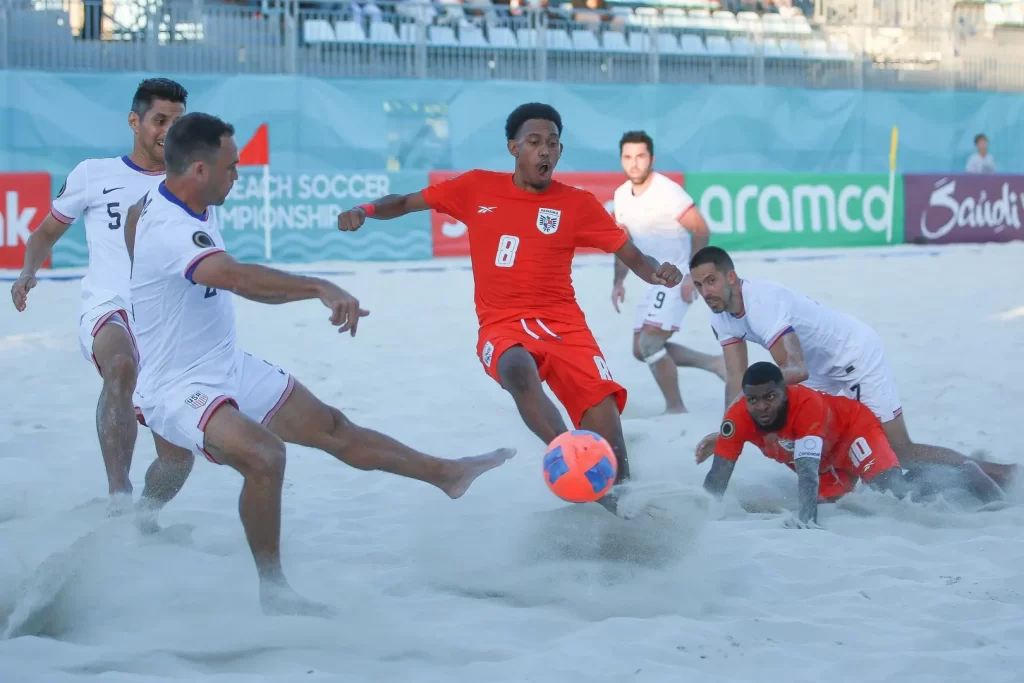 Estados Unidos vence 5 - 1 a Panamá