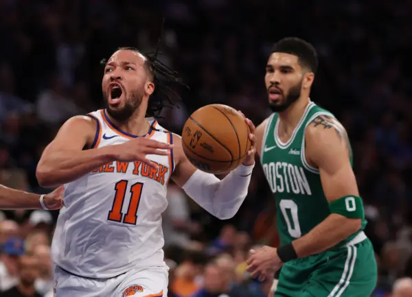 Brunson lidera a los Knicks y colocan a los Celtics al borde del abismo Jalen Brunson (Photo by Al Bello/Getty Images)