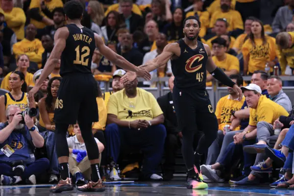 Donovan Mitchell lidera la reacción de los Cavaliers Cleveland Cavaliers(Photo by Justin Casterline/Getty Images)