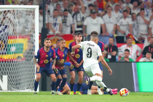 ¿Dónde ver el Barcelona vs Real Madrid? Barcelona vs Real Madrid(Photo by Fran Santiago/Getty Images)
