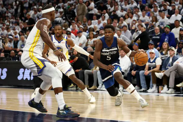 Minnesota Timberwolves aplasta a los Warriors Minnesota Timberwolves vs Golden State Warriors(Photo by David Berding/Getty Images)