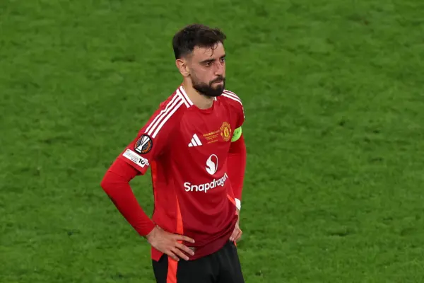 Bruno Fernandes abre la puerta a su salida del United Bruno Fernandes(Photo by Carl Recine/Getty Images)