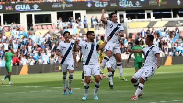 Guatemala sufre ante Guadalupe y avanza a cuartos Selección de Guatemala