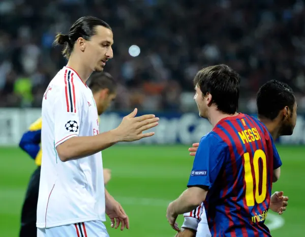 Zlatan Ibrahimovic y Lionel Messi (Photo by Claudio Villa/Getty Images)
