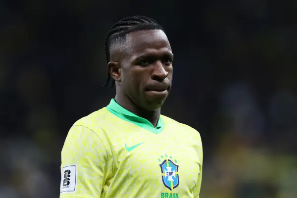 “Vinicius juega más con la tribuna que con sus compañeros” Vini Jr(Photo by Ricardo Moreira/Getty Images)