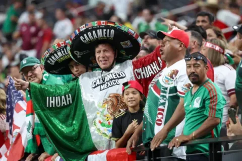 Fanáticos mexicanos (Photo by Ian Maule/Getty Images)