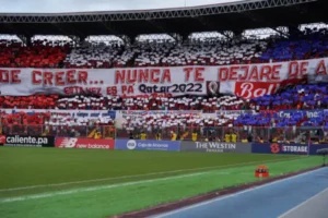 El Rommel Fernández, 9 años que impulsan a la 'Marea Roja' ante Surinam Rommel Fernández (Photo by Eliecer Aizprúa Banfield/Getty Images)
