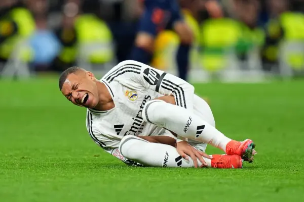 Real Madrid y Kylian Mbappé están en graves problemas Kylian Mbappé (Photo by Angel Martinez/Getty Images)
