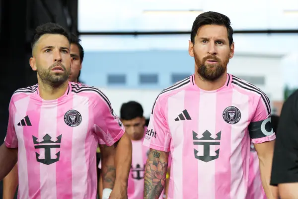 Jordi Alba y Lionel Messi (Photo by Jeff Dean/Getty Images)