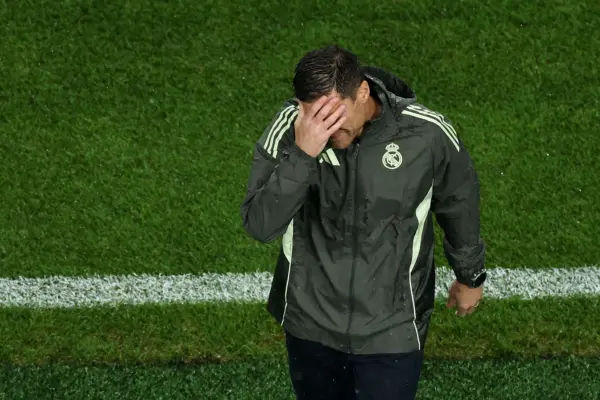 El GRAN problema de Xabi Alonso para enfrentar al PSG Xabi Alonso, DT del Real Madrid (Photo by Luke Hales/Getty Images)