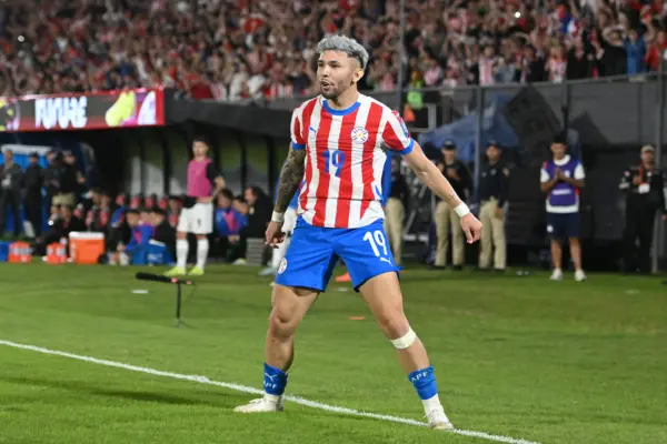 ¿Cuánto pagó el Estrasburgo por Julio Enciso? (Photo by Christian Alvarenga/Getty Images)
