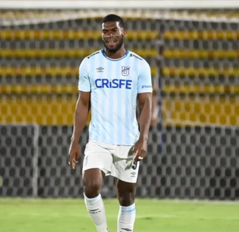 Azarías Londoño le da el empate a la Universidad Católica Azarías Londoño