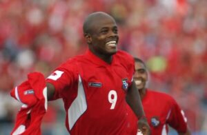 Los 5 goleadores de Panamá más importantes contra El Salvador Julio Dely Valdés