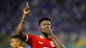 Panamá silencia a El Salvador y sueña con el Mundial panama