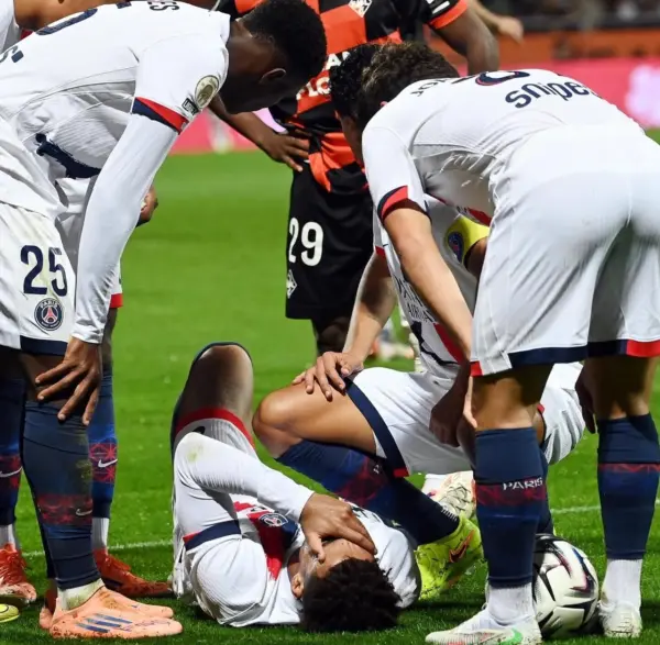 Désiré Doué se lesiona en el empate ante el Lorient Désiré Doué Photo by AFP