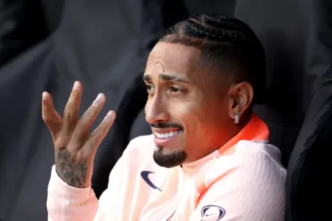 ¡ÚLTIMA HORA! Raphinha se perderá El Clásico (Photo by George Wood/Getty Images)