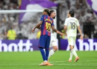 Lamine Yamal y Dani Carvajal (Photo by David Ramos/Getty Images)