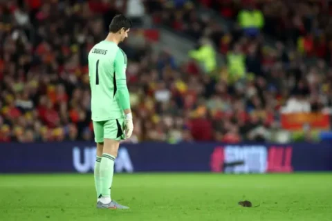 Courtois lo ataja todo… menos una rata Photo by Dan Istitene/Getty Images