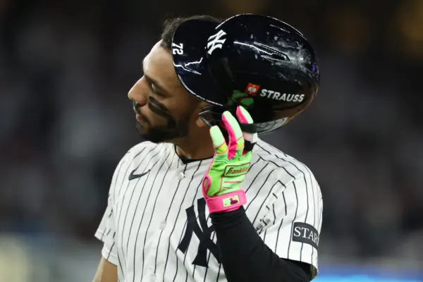 José "Chema" Caballero y los Yankees quedan eliminados (Photo by Al Bello/Getty Images)