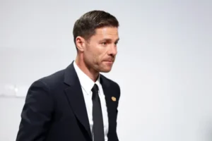 Malas noticias para el Real Madrid. Xabi Alonso (Photo by Matt McNulty/Getty Images)