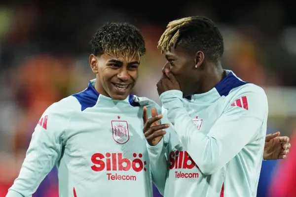 Nico Williams: "Lamine sabe que yo soy su padre" Lamine Yamal y Nico Williams (Photo by Aitor Alcalde/Getty Images)