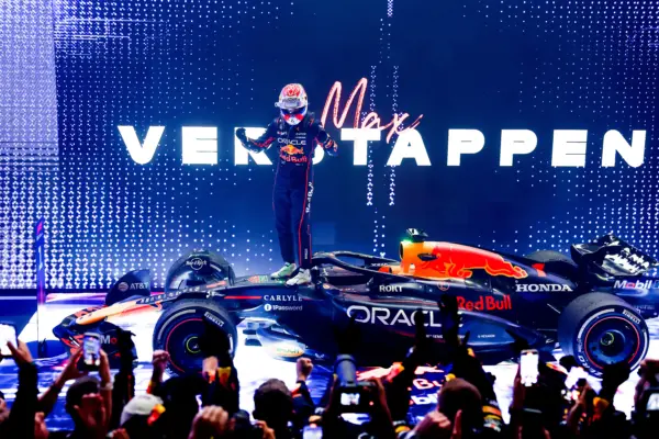 Max Verstappen a solo 12 de puntos de Norris, el último round en Abu Dhabi Max Verstappen Photo by Mark Thompson/Getty Images
