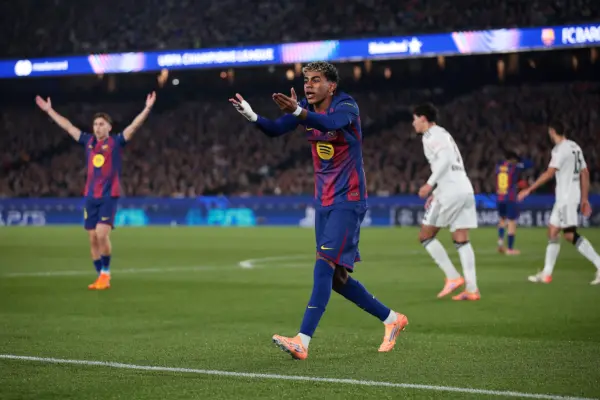 Hansi Flick defiende a Lamine Yamal tras su enojo Lamine Yamal(Photo by Eric Alonso/Getty Images)