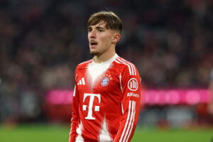 Lennart Karl con 17 años bate récord en la Champions League. Lennart Karl