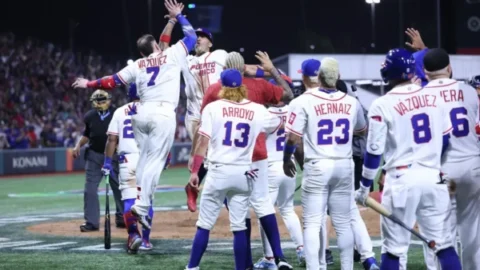 Puerto Rico celebrando victoria ante Panamá.