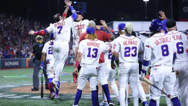 Puerto Rico celebrando victoria ante Panamá.