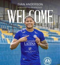 Iván Anderson es presentado con el Universitario.