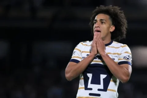 Carrasquilla vistiendo la camiseta de su actual equipo.