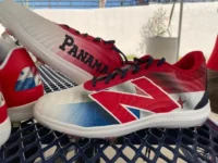 Tacos personalizados que usará Edmundo Sosa en el Clásico Mundial 2026.