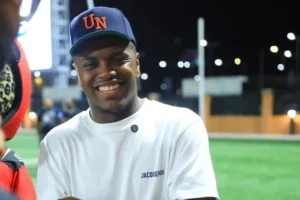 Jaylinn Hawkins en el COS Sports Plaza