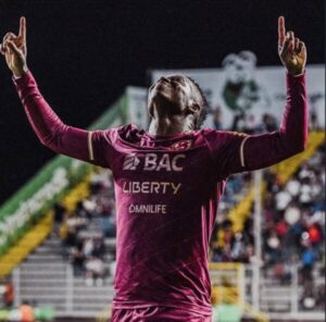 Tomás Rodríguez, delantero del Saprissa